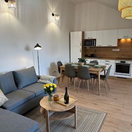 Green Apartment - City Centre - Main Square Liptovsky Mikulas Bagian luar foto