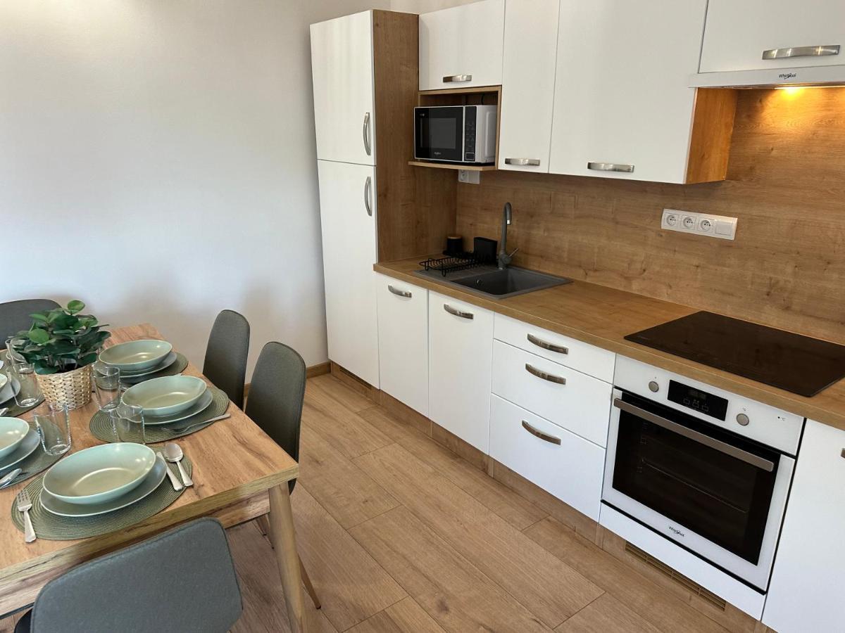 Green Apartment - City Centre - Main Square Liptovsky Mikulas Bagian luar foto