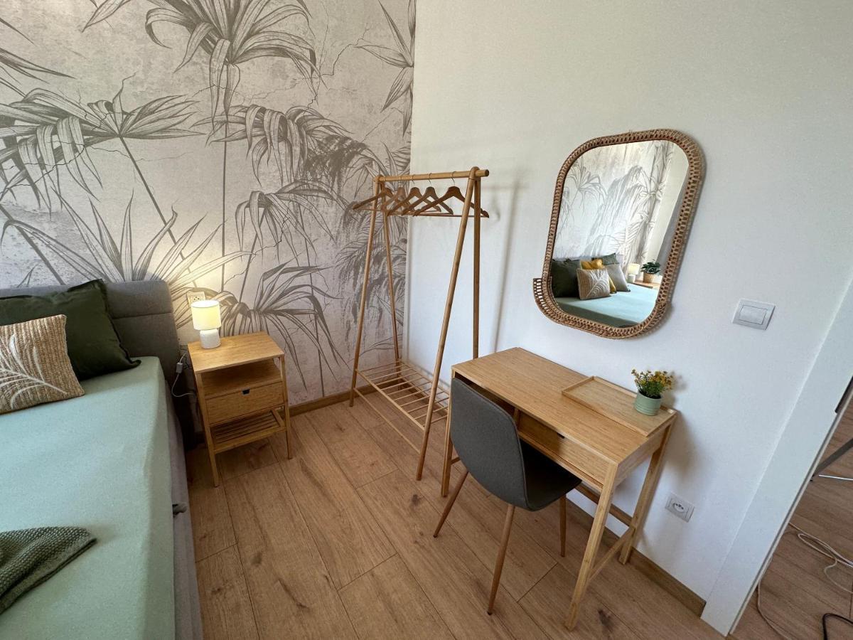 Green Apartment - City Centre - Main Square Liptovsky Mikulas Bagian luar foto
