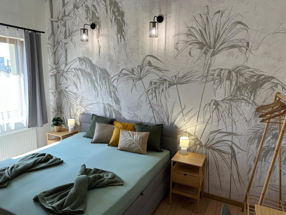Green Apartment - City Centre - Main Square Liptovsky Mikulas Bagian luar foto